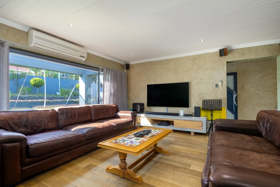 6 Bedroom Property for Sale in Kenridge Heights Western Cape